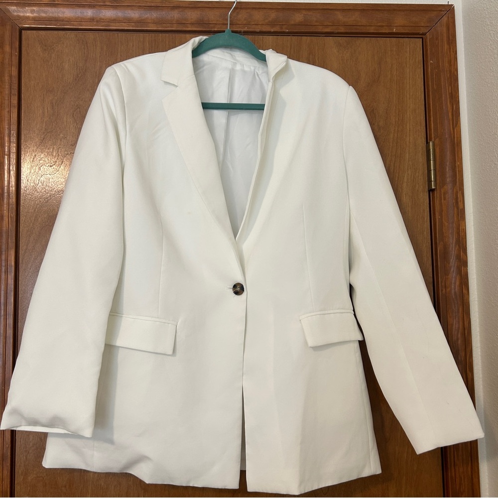 White Oversized Blazer